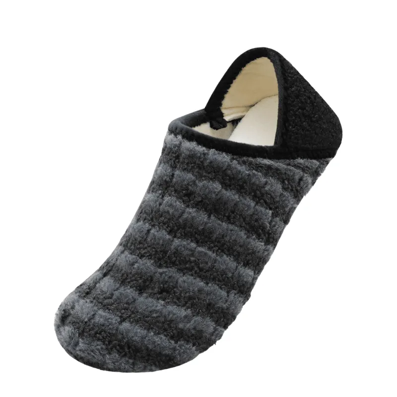 Checkered Diabetic Slippers – Textured Support for Sensitive Feet