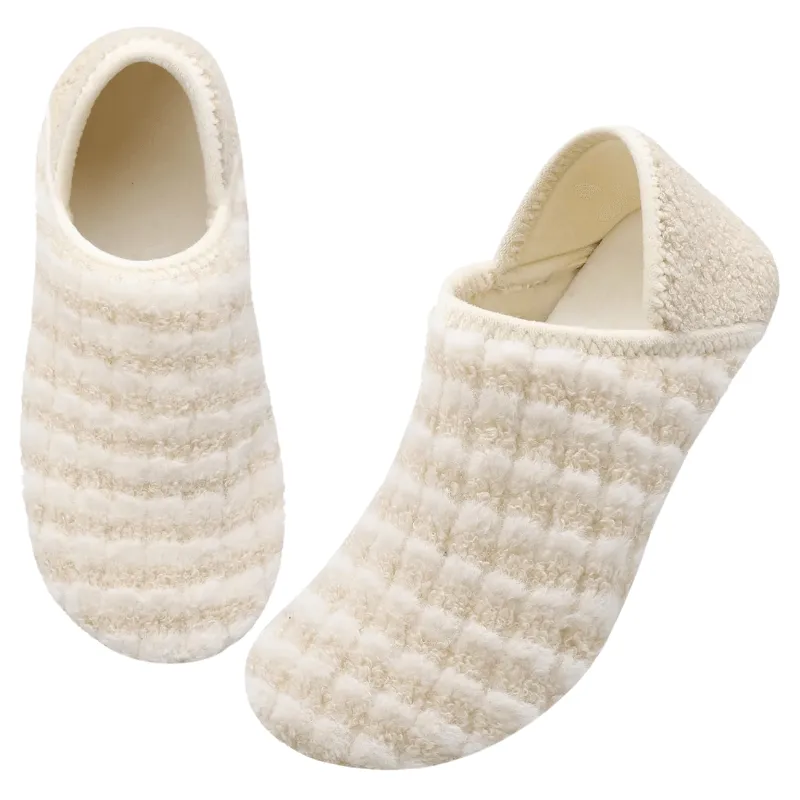 Checkered Diabetic Slippers – Textured Support for Sensitive Feet